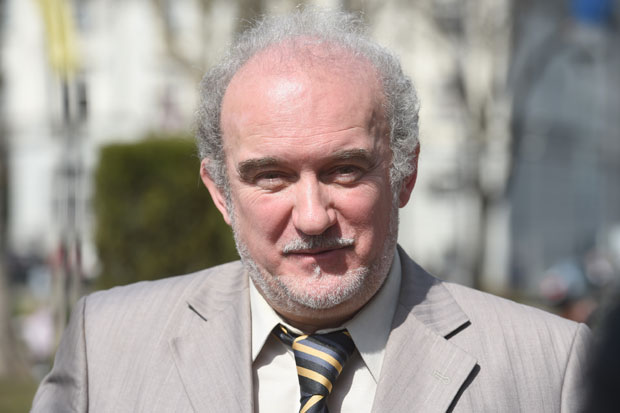 Два такмаца у трци за повереника